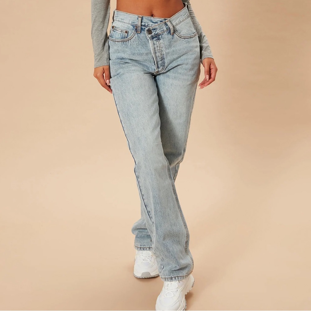 Fashion Nova Crossover Straight Leg Jeans